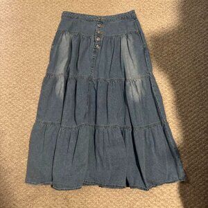 Wmoen's Denim Skirt